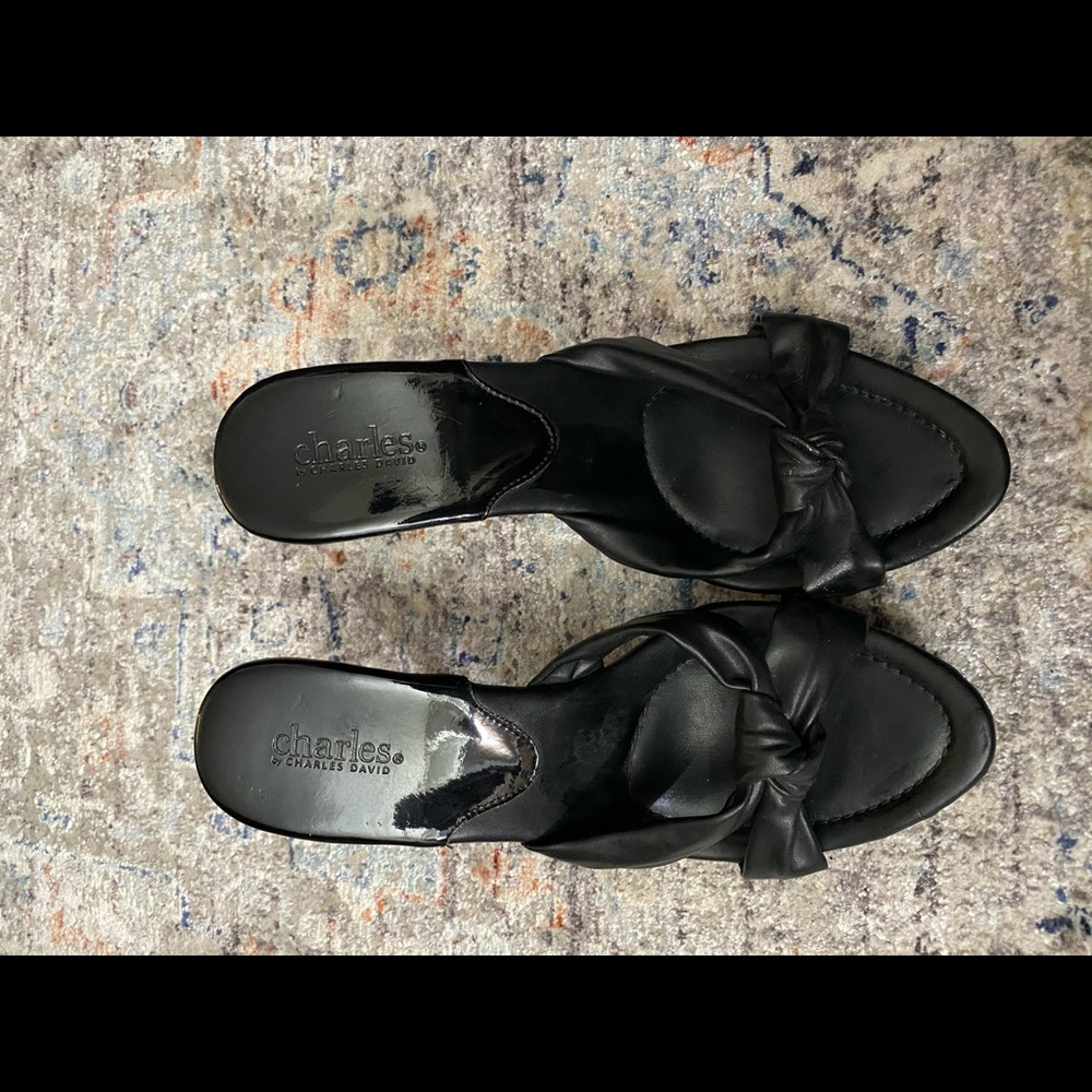 Charles by Charles David knot sandals Black
